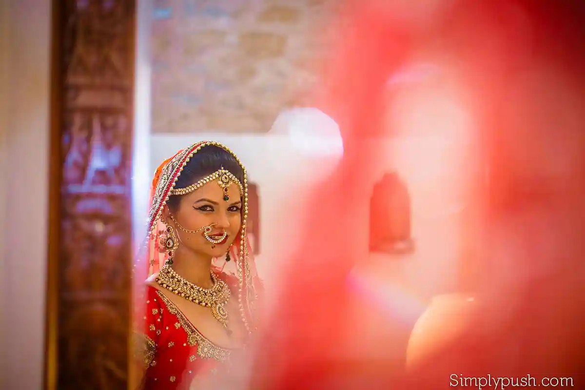 Bride arriving at the venue